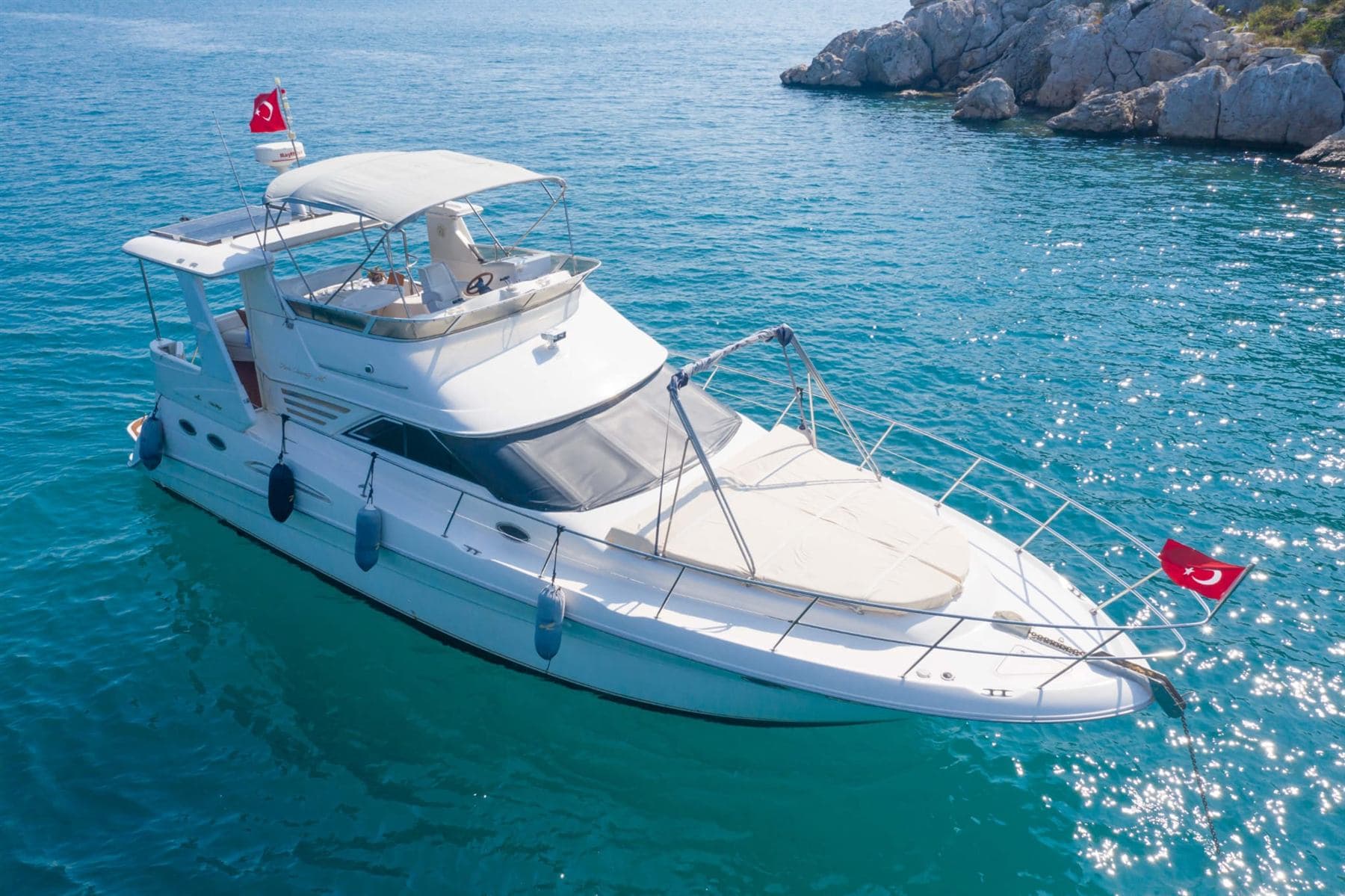 Serenity motor yat fotoğrafı 1